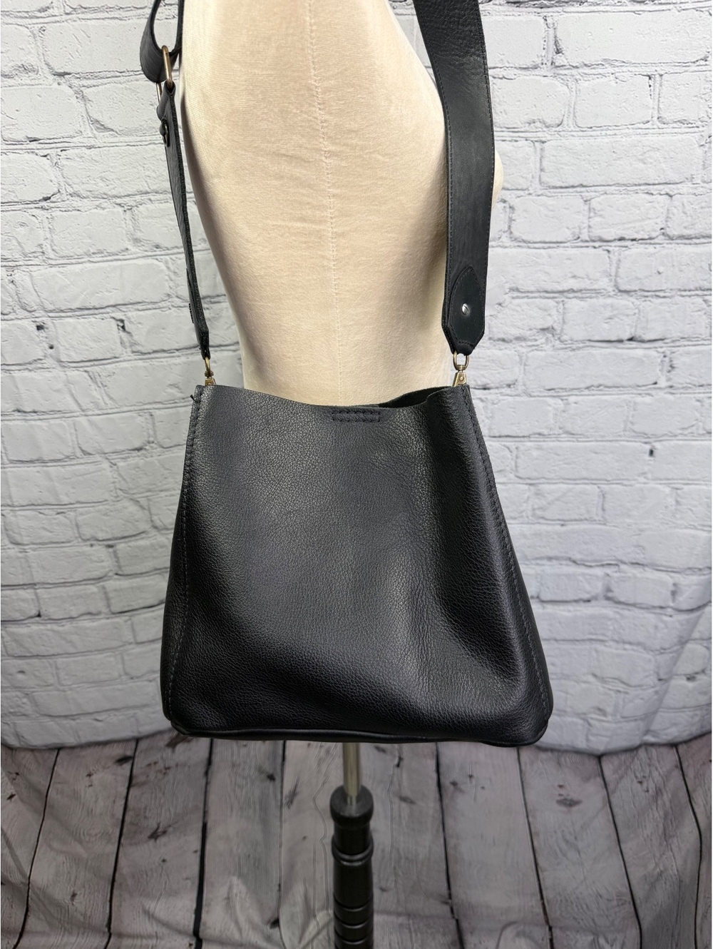 PORTLAND LEATHER BUTTERFLY BUCKET BAG